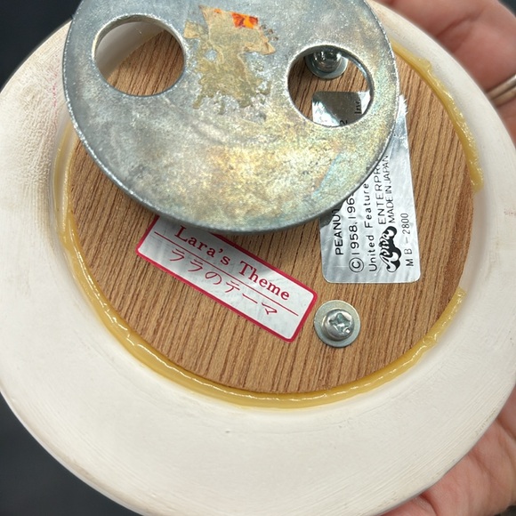 Vintage 1972 Aviva snoopy and Woodstock tennis themed music box - Picture 5 of 6